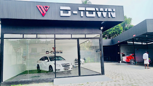 D TOWN CAR DETAILING COMPANY & CAR WASH