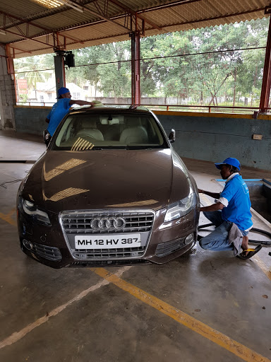 Billioncars Auto Pvt Ltd | Doorstep car wash services | Detailing