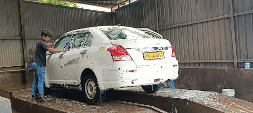 CarDee Detailing Studio | Best Car Wash | Best Professional Waxing Service in Hubli
