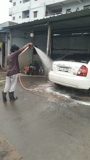 Real car wash and washing centre