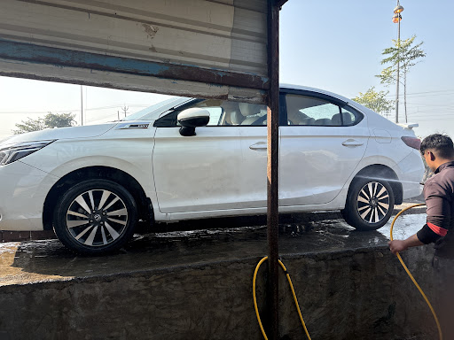 Foji Car Washing Service Station Rohtak