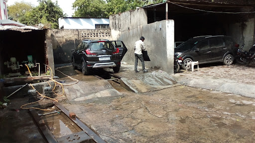 Maroof car washing center