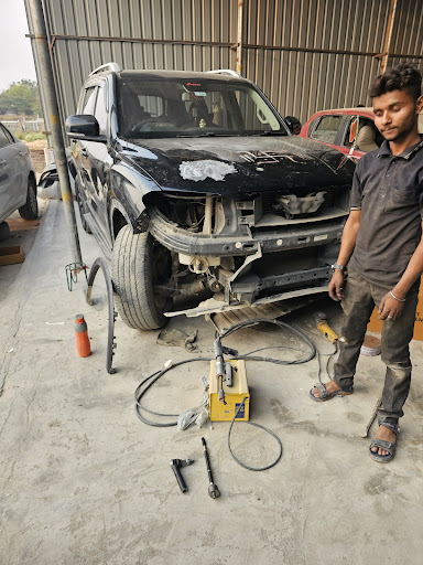 SARTHAK DETAILING ||Car Repair & Maintenance||Denting & Painting|| Car Detailing|| Car Servicing Workshop Jaunpur