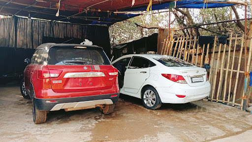 4 Wheels car spa best car wash and detailing centre