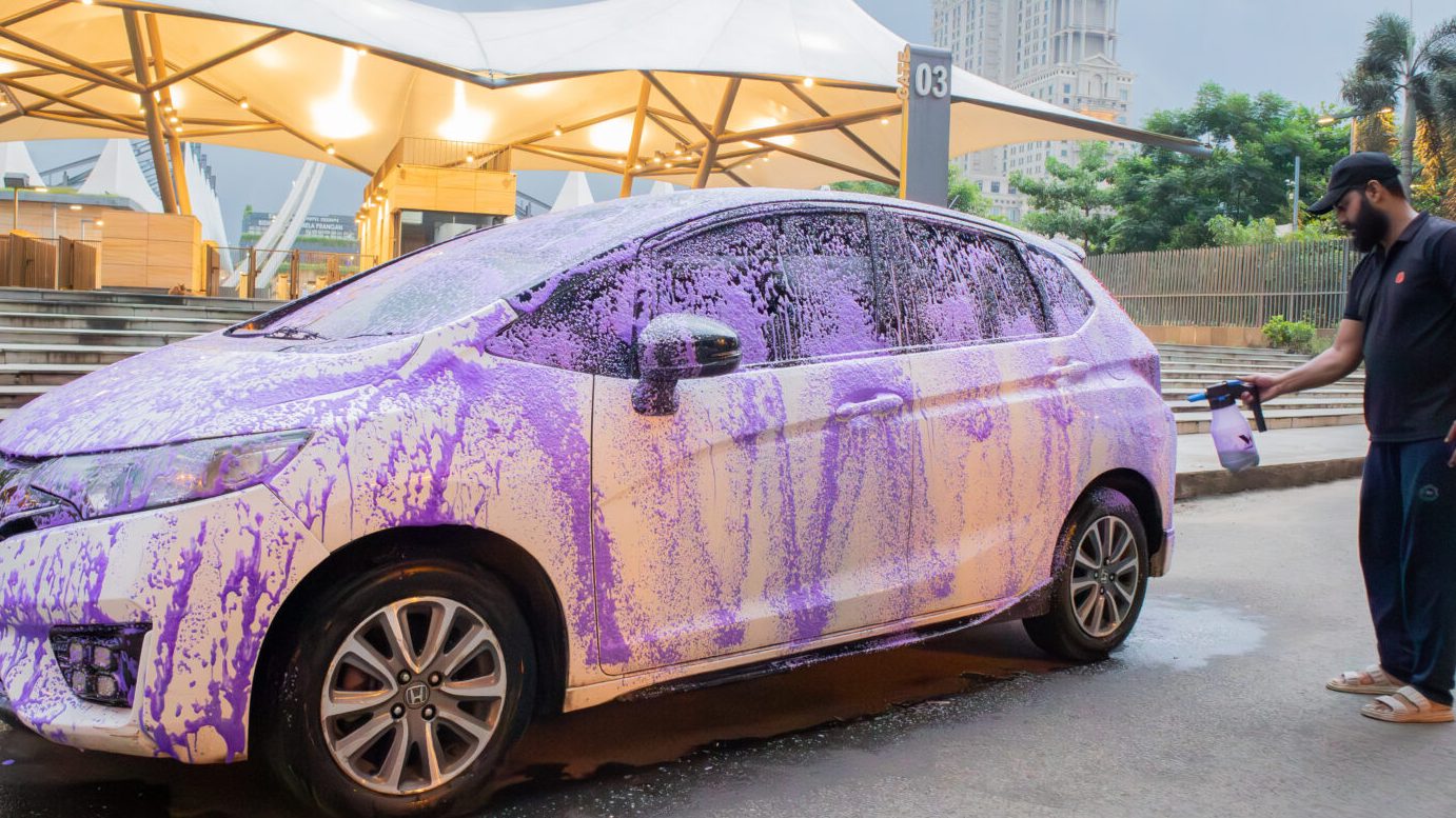 poriscar doorstep car wash service kolkata